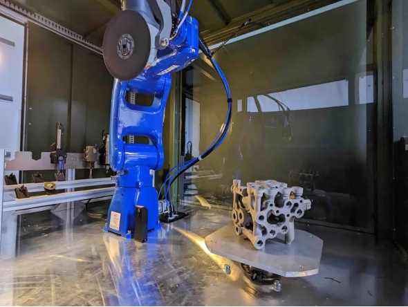 ROBOTS OR CNC FOR ADDITIVE MANUFACTURING IN METAL